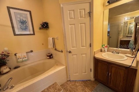 House in Kissimmee, Florida 4 bedrooms, 201.04 sq.m. № 2106161 - photo 21