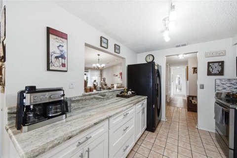 Villa ou maison à vendre à Tampa, Floride: 3 chambres, 132.2 m2 № 2284472 - photo 8