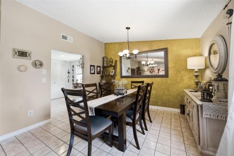 Villa ou maison à vendre à Tampa, Floride: 3 chambres, 132.2 m2 № 2284472 - photo 5