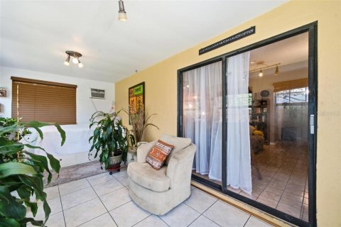 Villa ou maison à vendre à Tampa, Floride: 3 chambres, 132.2 m2 № 2284472 - photo 19