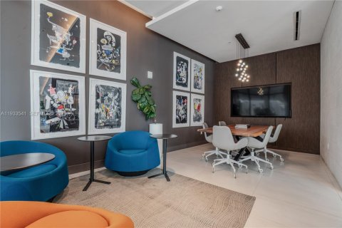 Condominio en alquiler en Miami, Florida, 1 dormitorio, 72.46 m2 № 2077045 - foto 16