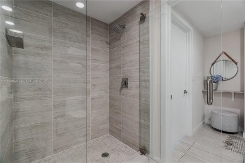 Condominio en alquiler en Miami, Florida, 1 dormitorio, 72.46 m2 № 2077045 - foto 26