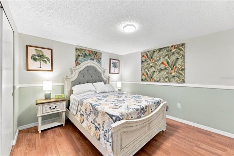 House in Englewood, Florida 2 bedrooms, 111.39 sq.m. № 2334038 - photo 13