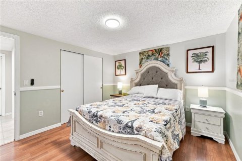 House in Englewood, Florida 2 bedrooms, 111.39 sq.m. № 2334038 - photo 14