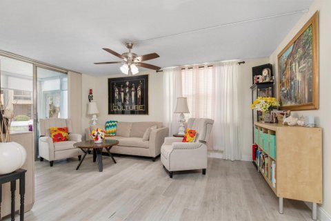 Купить кондоминиум в Тамарак, Флорида 3 комнаты, 88.26м2, № 2187136 - фото 24