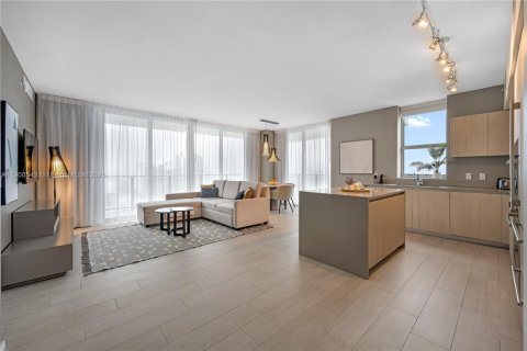 Condominio en alquiler en Hollywood, Florida, 2 dormitorios, 99.87 m2 № 2053122 - foto 8