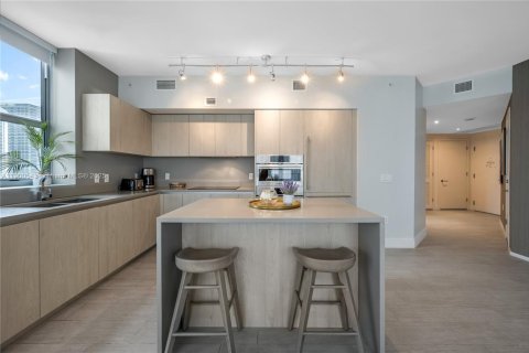 Condominio en alquiler en Hollywood, Florida, 2 dormitorios, 99.87 m2 № 2053122 - foto 11