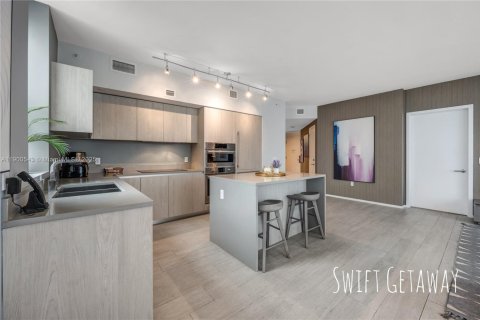 Condominio en alquiler en Hollywood, Florida, 2 dormitorios, 99.87 m2 № 2053122 - foto 13