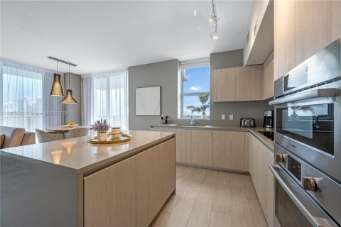 Condominio en alquiler en Hollywood, Florida, 2 dormitorios, 99.87 m2 № 2053122 - foto 9