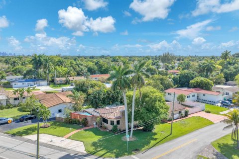 Villa ou maison à vendre à Miami, Floride: 3 chambres, 240.52 m2 № 2146831 - photo 26