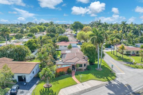 Villa ou maison à vendre à Miami, Floride: 3 chambres, 240.52 m2 № 2146831 - photo 27