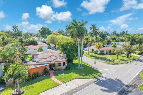 Villa ou maison à vendre à Miami, Floride: 3 chambres, 240.52 m2 № 2146831 - photo 28