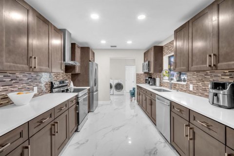 Villa ou maison à Miami, Floride 3 chambres, 240.52 m2 № 2146831