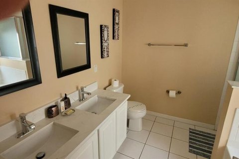 House in Davenport, Florida 6 bedrooms, 301.47 sq.m. № 1407978 - photo 7