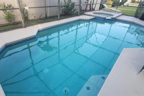 House in Davenport, Florida 6 bedrooms, 301.47 sq.m. № 1407978 - photo 17