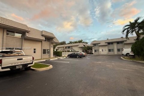 Copropriété à louer à Coral Springs, Floride: 2 chambres, 76.18 m2 № 1987195 - photo 14