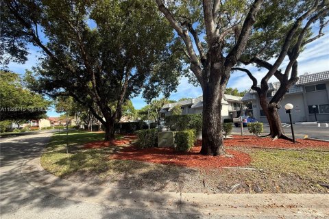 Copropriété à louer à Coral Springs, Floride: 2 chambres, 76.18 m2 № 1987195 - photo 17