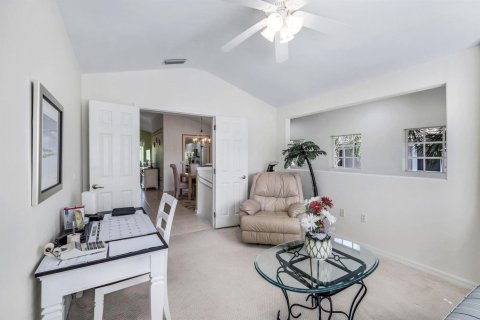 House in Fort Myers, Florida 2 bedrooms, 166.95 sq.m. № 2081962 - photo 7