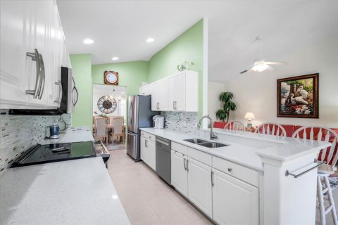 House in Fort Myers, Florida 2 bedrooms, 166.95 sq.m. № 2081962 - photo 4