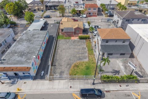 Commercial property in Miami, Florida № 1807788 - photo 6