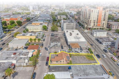 Commercial property in Miami, Florida № 1807788 - photo 18