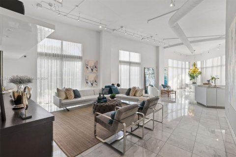 Condominio en venta en Miami Beach, Florida, 2 dormitorios, 191.1 m2 № 1859785 - foto 5