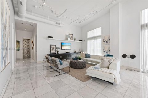 Condominio en venta en Miami Beach, Florida, 2 dormitorios, 191.1 m2 № 1859785 - foto 10