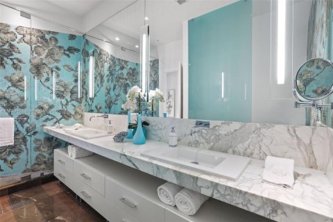 Condominio en venta en Miami Beach, Florida, 2 dormitorios, 191.1 m2 № 1859785 - foto 29