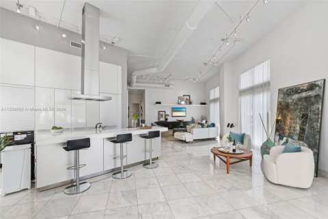 Condominio en venta en Miami Beach, Florida, 2 dormitorios, 191.1 m2 № 1859785 - foto 11