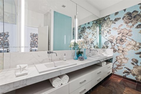 Condominio en venta en Miami Beach, Florida, 2 dormitorios, 191.1 m2 № 1859785 - foto 28