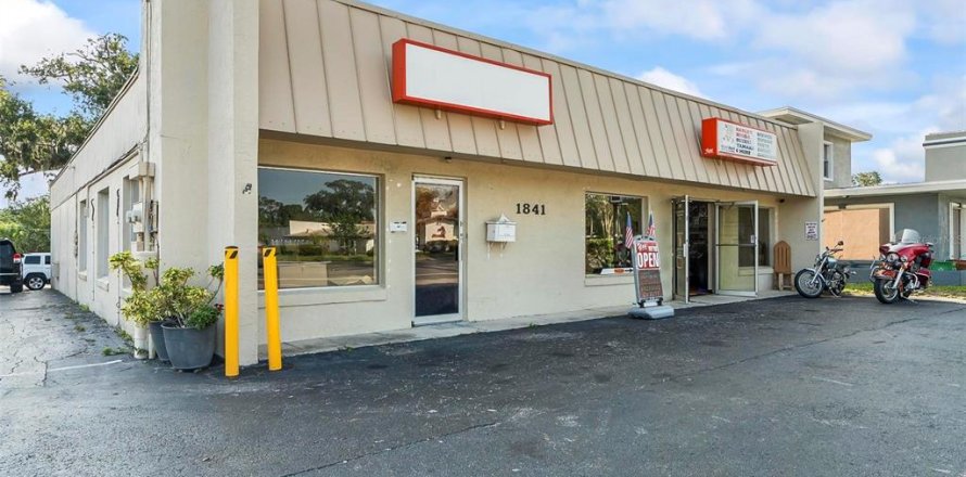 Propiedad comercial en South Daytona, Florida 358.23 m2 № 1787489