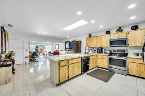 Villa ou maison à vendre à Coral Springs, Floride: 3 chambres, 158.86 m2 № 2066879 - photo 5