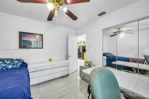 Villa ou maison à vendre à Coral Springs, Floride: 3 chambres, 158.86 m2 № 2066879 - photo 27