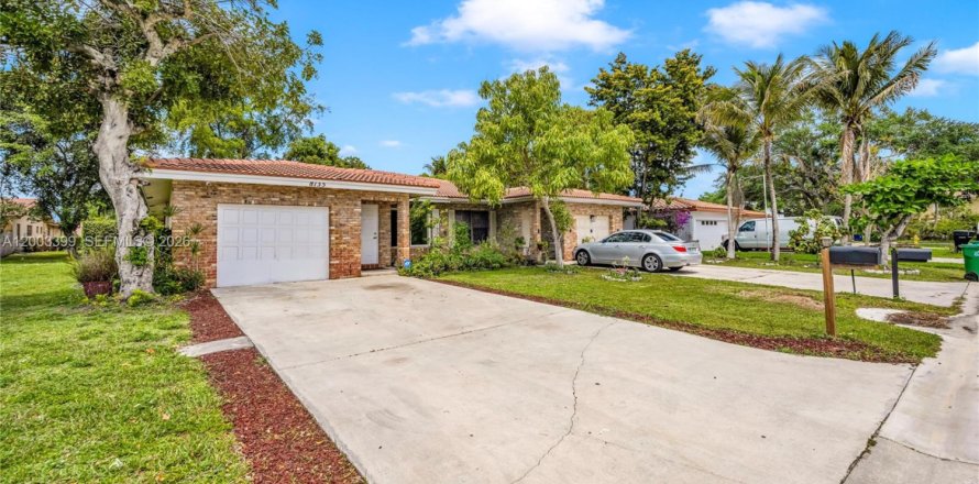 Villa ou maison à Coral Springs, Floride 3 chambres, 158.86 m2 № 2066879