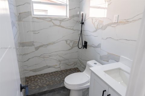 Villa ou maison à vendre à Miami, Floride: 4 chambres № 2004632 - photo 15