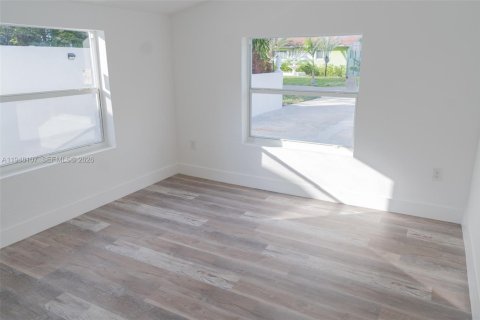 Villa ou maison à vendre à Miami, Floride: 4 chambres № 2004632 - photo 14