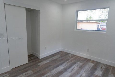 Villa ou maison à vendre à Miami, Floride: 4 chambres № 2004632 - photo 24