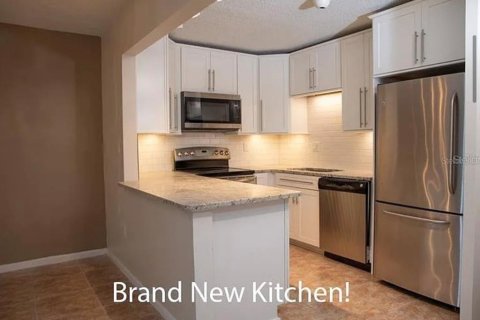 Condo in Palm Harbor, Florida, 3 bedrooms  № 1842297 - photo 9