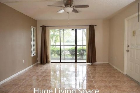 Condo in Palm Harbor, Florida, 3 bedrooms  № 1842297 - photo 10