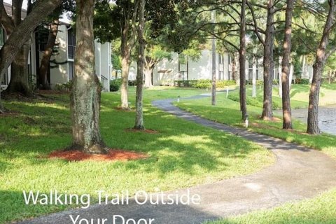 Condo in Palm Harbor, Florida, 3 bedrooms  № 1842297 - photo 3
