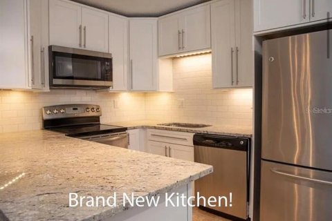 Condo in Palm Harbor, Florida, 3 bedrooms  № 1842297 - photo 8
