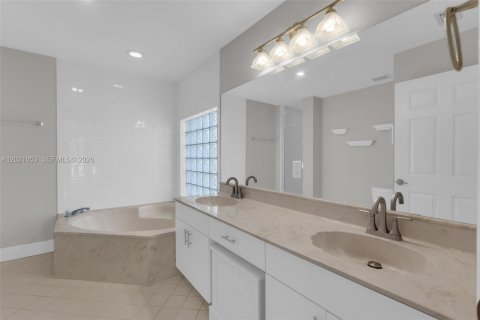 Villa ou maison à louer à Doral, Floride: 3 chambres, 176.98 m2 № 2086214 - photo 18