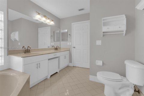 Villa ou maison à louer à Doral, Floride: 3 chambres, 176.98 m2 № 2086214 - photo 20