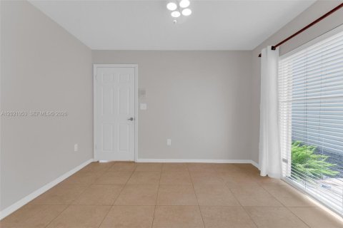 Villa ou maison à louer à Doral, Floride: 3 chambres, 176.98 m2 № 2086214 - photo 24