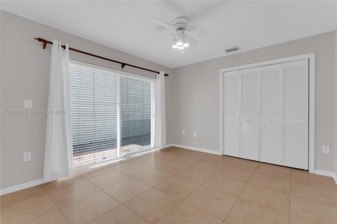 Villa ou maison à louer à Doral, Floride: 3 chambres, 176.98 m2 № 2086214 - photo 15
