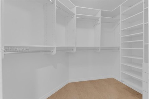 Villa ou maison à louer à Doral, Floride: 3 chambres, 176.98 m2 № 2086214 - photo 19