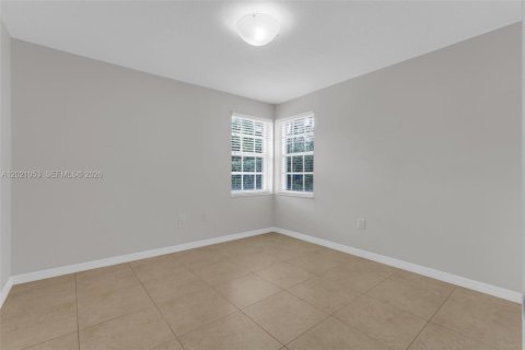 Villa ou maison à louer à Doral, Floride: 3 chambres, 176.98 m2 № 2086214 - photo 23