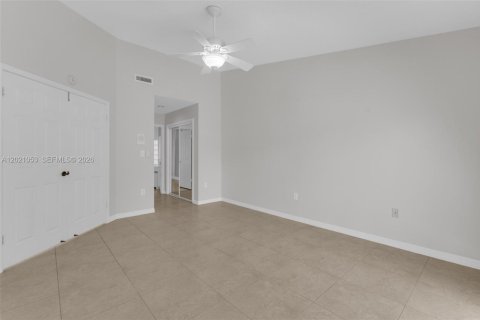 Villa ou maison à louer à Doral, Floride: 3 chambres, 176.98 m2 № 2086214 - photo 17