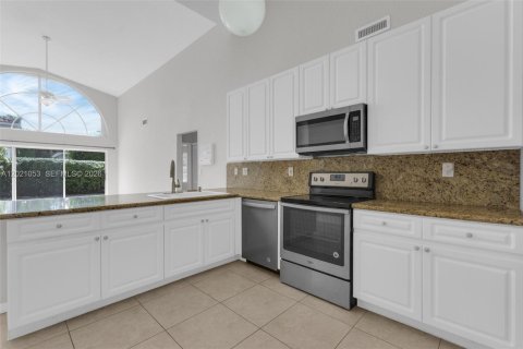 Villa ou maison à louer à Doral, Floride: 3 chambres, 176.98 m2 № 2086214 - photo 5