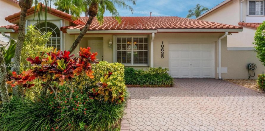 Villa ou maison à Doral, Floride 3 chambres, 176.98 m2 № 2086214